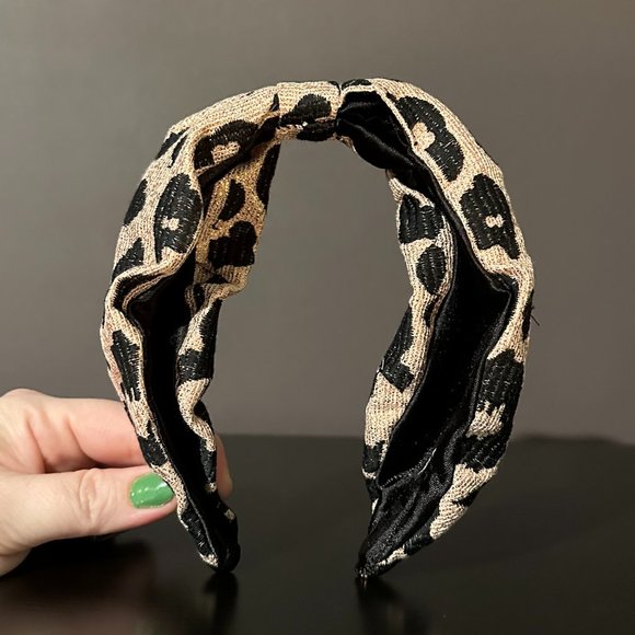 To the Market Metallic Cheetah Knot Headband - Picture 1 of 6